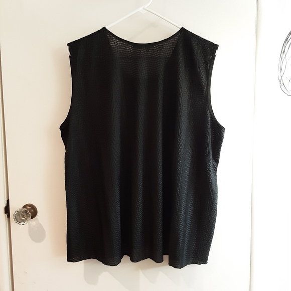 Sleeveless blouse - Picture 2 of 4